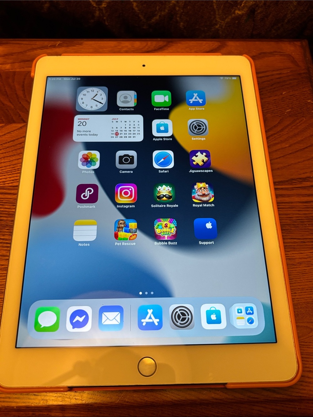 Apple iPad Air 2 64GB Wi-Fi Gold with Protective Case & Original Box - Picture 3 of 16
